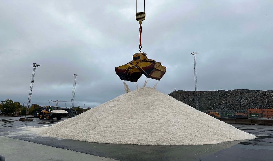 A pile of road salt at the quay